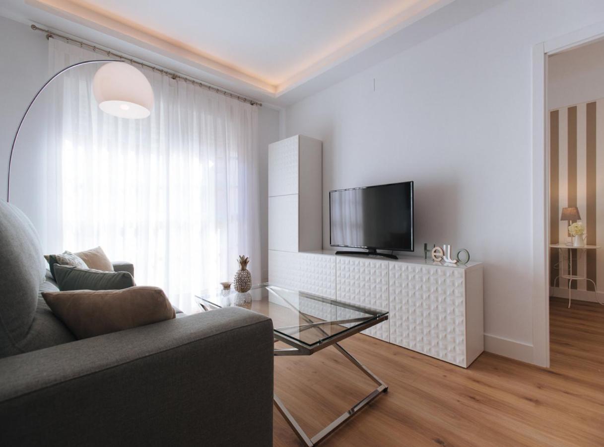 Azahares Suite Apartment เซบีญา ภายนอก รูปภาพ