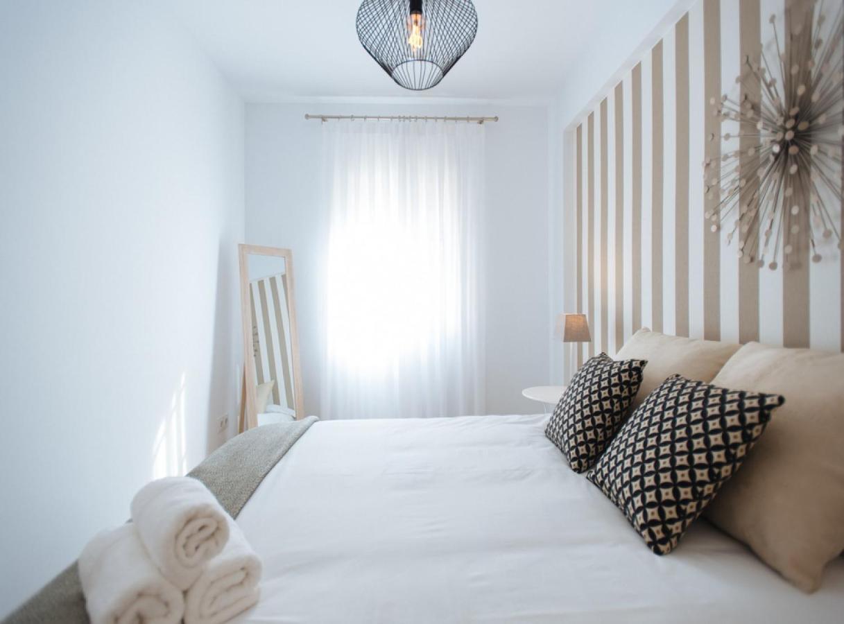Azahares Suite Apartment เซบีญา ภายนอก รูปภาพ