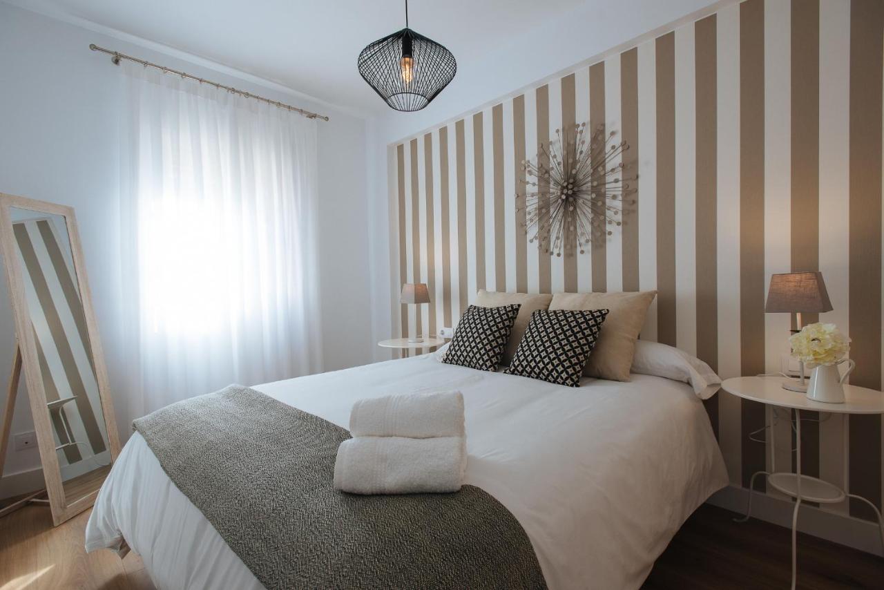 Azahares Suite Apartment เซบีญา ภายนอก รูปภาพ